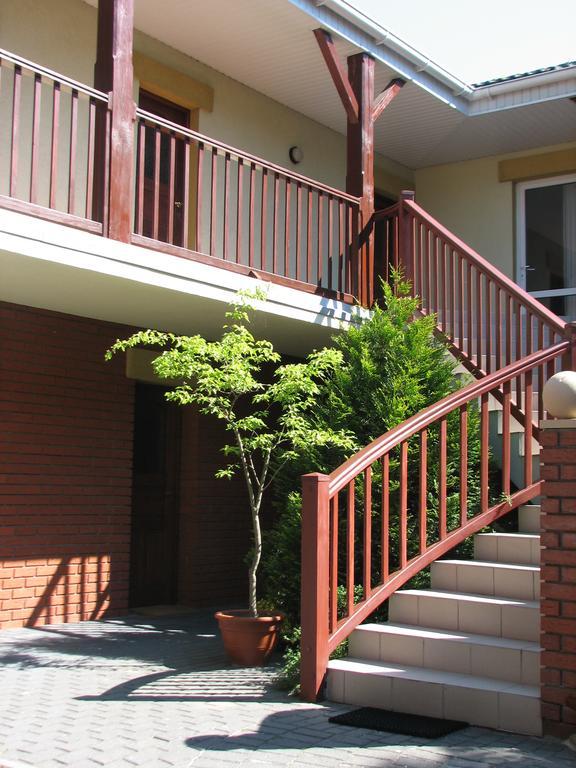 Patio Apartamenty I Pokoje 尼彻兹 外观 照片