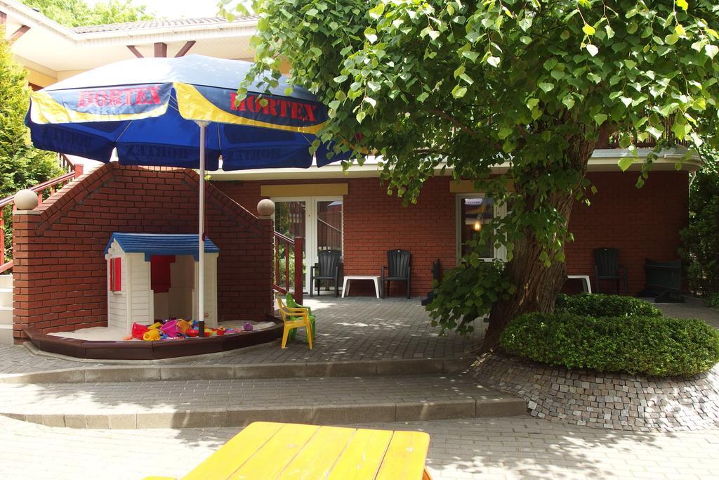 Patio Apartamenty I Pokoje 尼彻兹 外观 照片