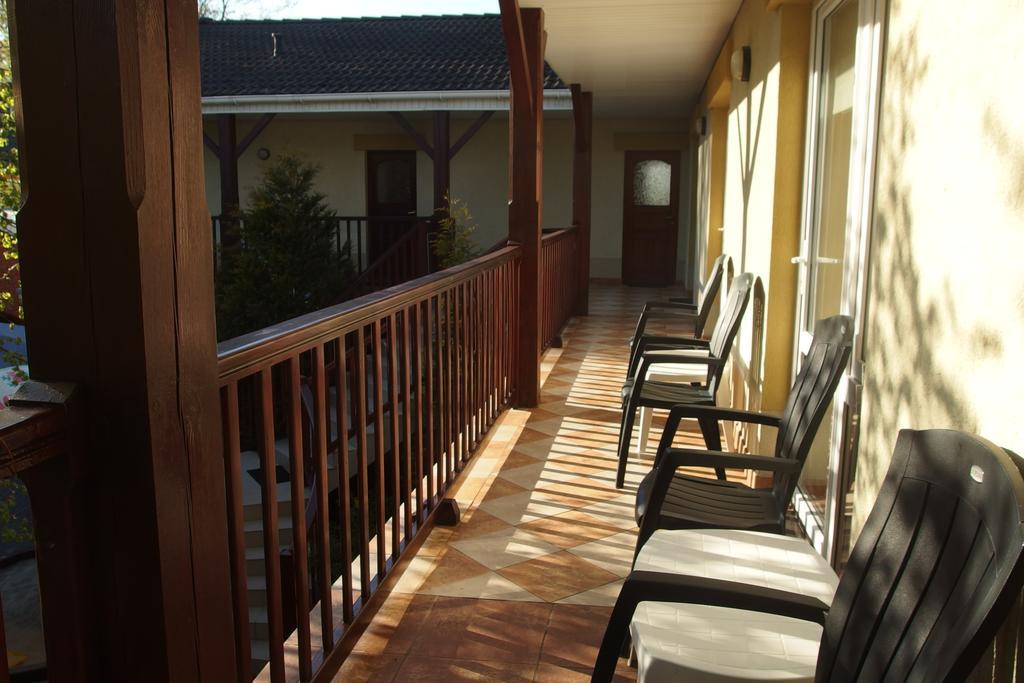 Patio Apartamenty I Pokoje 尼彻兹 外观 照片